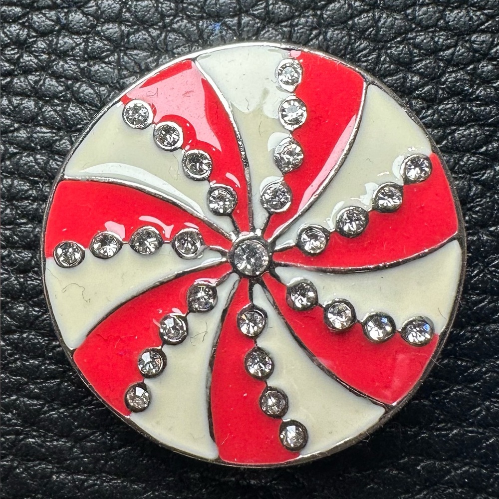 Magnolia and Vine 30mm Grand Peppermint Twist Snap